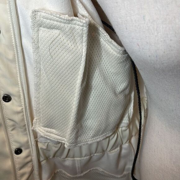 Avalanche Cream/Checkered Weather Shield Protection Layer Jacket. Size Large. - Picture 9 of 14